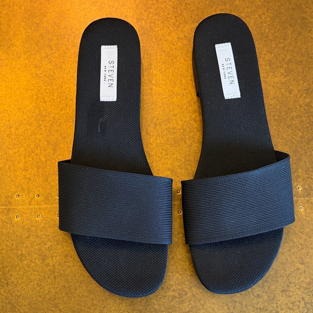 STEVEN New York Navy Textured Slip-On